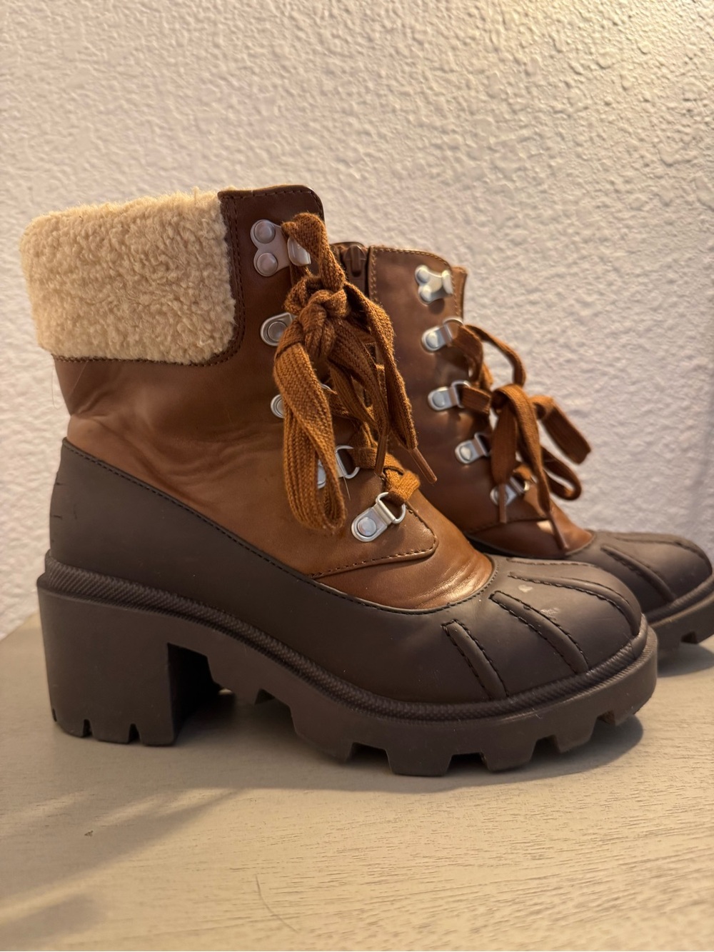 Women’s Brown Lace-Up Sherpa Cuff Heeled Duck Style Ankle Boots
